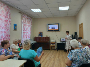 10 июля в рамках "Дней воинской славы России" в Ливадийском доме культуры было проведено мероприятие "Героическая тема в русской музыке", посвящённое Полтавской битве 1709г.