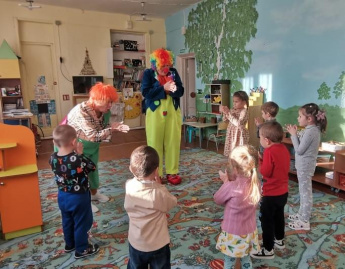 Веселые клоуны 