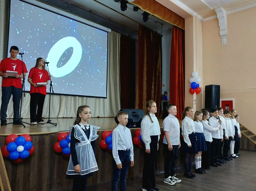 19 мая в Ливадийском Доме Культуры состоялось долгожданное торжественное посвящение учеников начальных классов школы №27 (п. Южно-Морской) в "Орлята России! "